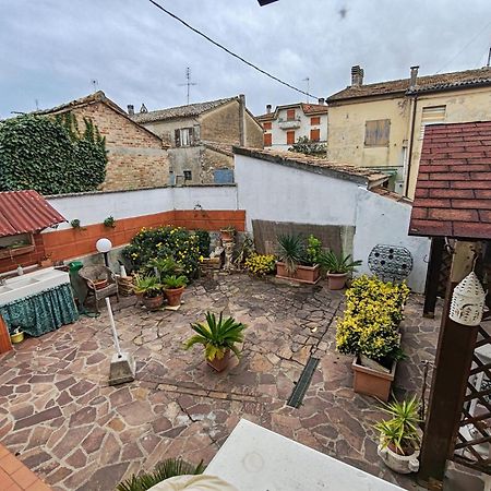 B&B A Casa Di Mael San Costanzo Exterior foto