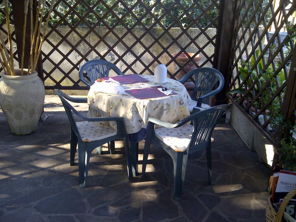 B&B A Casa Di Mael San Costanzo Exterior foto