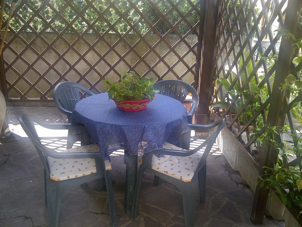 B&B A Casa Di Mael San Costanzo Exterior foto