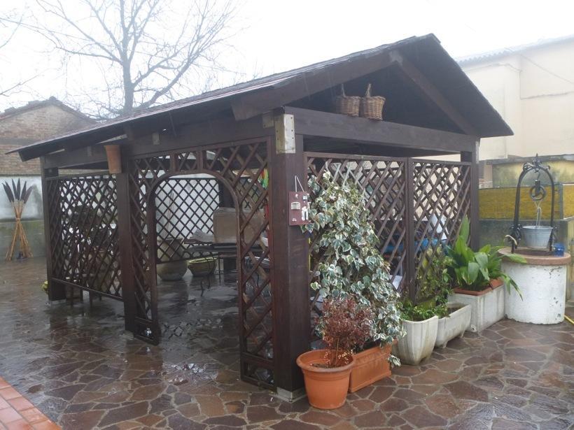 B&B A Casa Di Mael San Costanzo Exterior foto